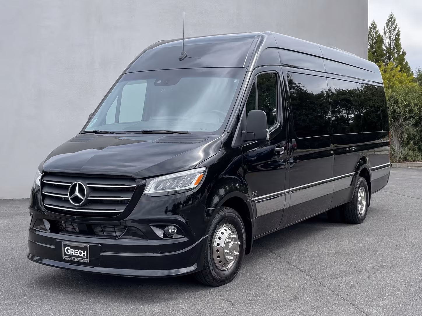 sprinter vans and minibuses for small group wine tours near paterson